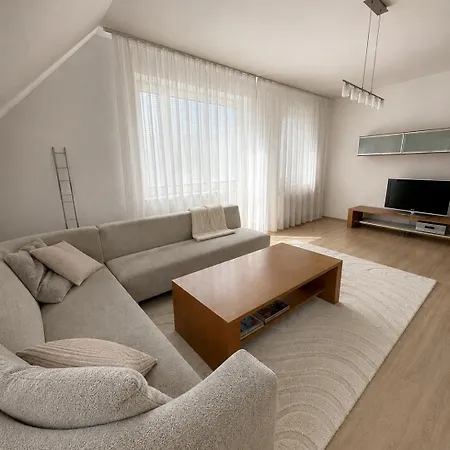 Apartament Velky Rodinny S Vyhladom Na Zelen A Hory V Centre Piestan S Parkovanim *