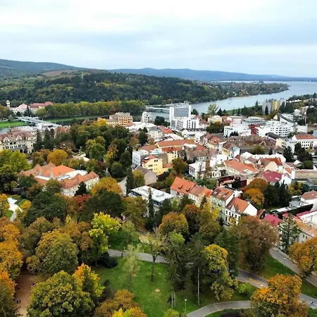 公寓 Velky Rodinny S Vyhladom Na Zelen A Hory V Centre Piestan S Parkovanim